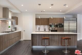 Building Photo - 450 N Palm Dr