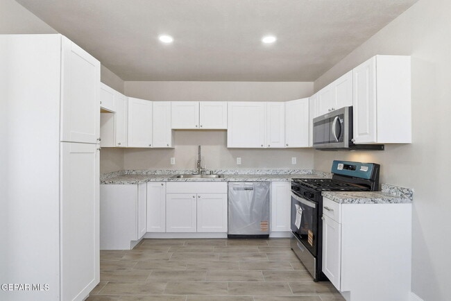 Building Photo - 3100 McKinley Ave