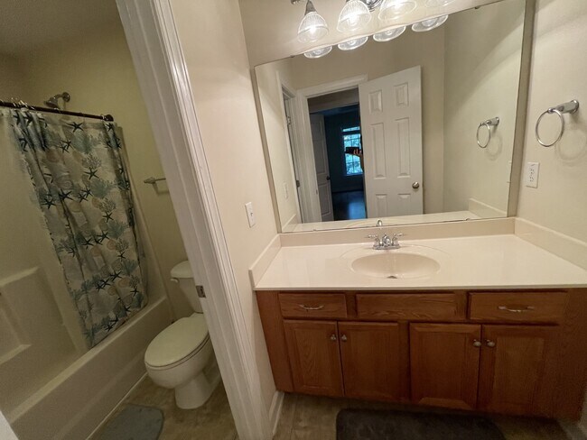 Building Photo - 5001 Paces Ferry Dr