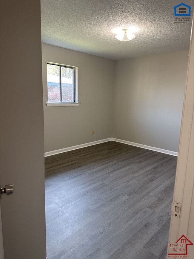 Building Photo - 1702 Olive St