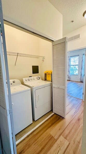 Building Photo - 11434 Jasper Kay Ter