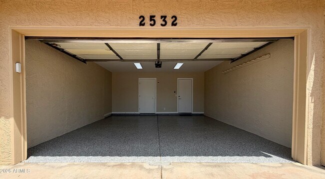 Building Photo - 2532 E Bluefield Ave