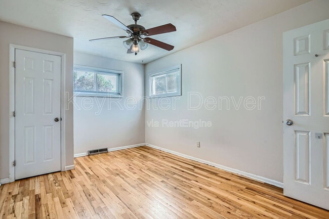 Building Photo - 403 S Owens St