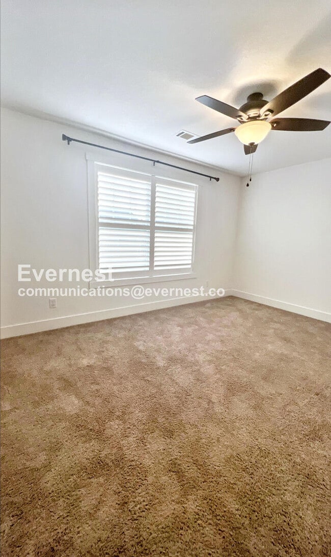 Building Photo - 509 SW Brummel Rd