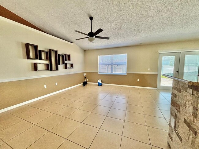 Building Photo - 913 Nancy Ct