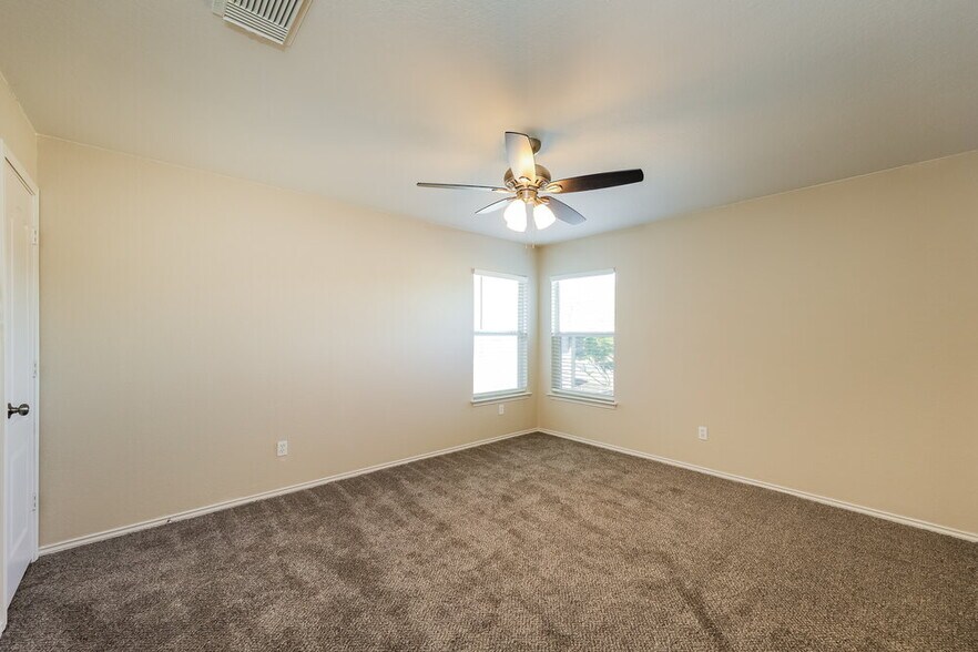 Building Photo - 1239 Butler Dr