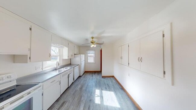 Building Photo - 820 N 13th St