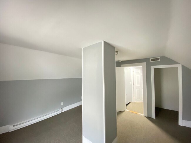 Building Photo - 10 Freeman Ct