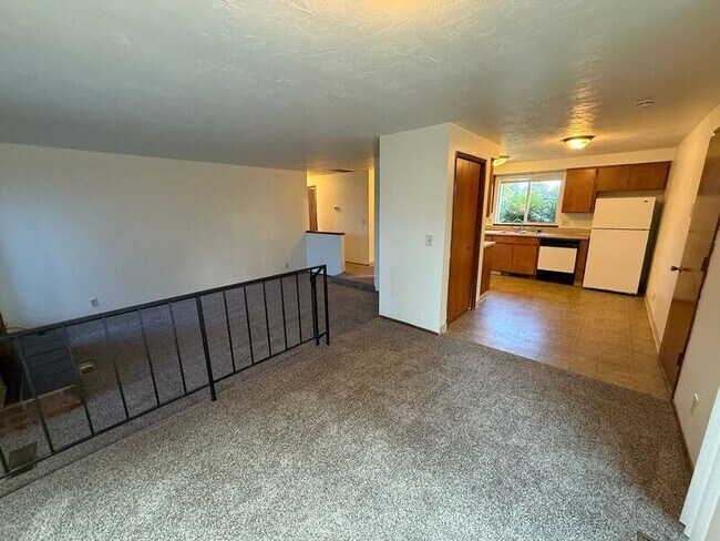 Building Photo - 2907 Moraga Ave SE