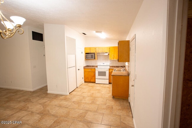 Building Photo - 6319 Elm St