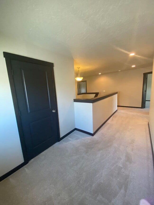 Building Photo - SINGLE FAMILY HOME IN THE FOX TAIL SUBDIVISION (APP#148)