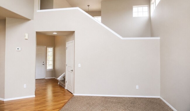 Building Photo - 3 Bedroom, 2.5 Bath - 2 Story Home in Loveland with New Carpet 2026