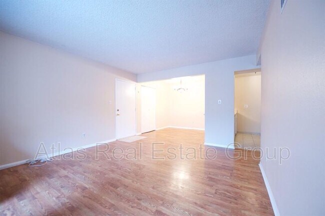 Building Photo - 459 Wright St