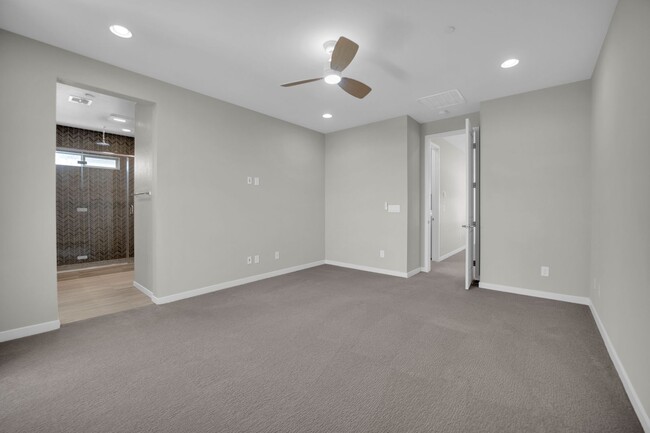 Building Photo - 4bedroom home in Summerlin