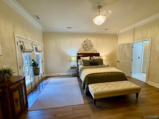 Building Photo - 1024 Split Rock Cove