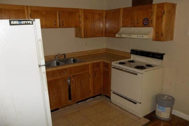 Building Photo - 390 Prince St