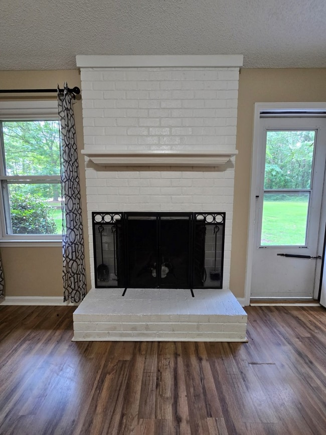 Building Photo - 1520 Crowndale Dr