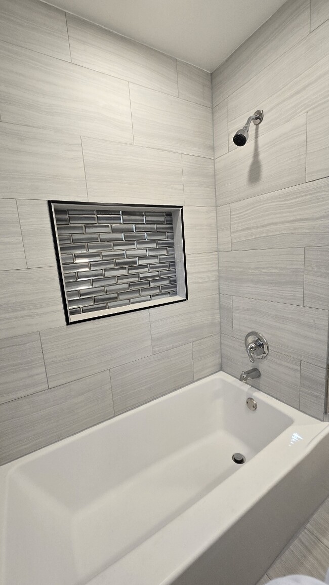 Building Photo - 522 E Atherton Rd