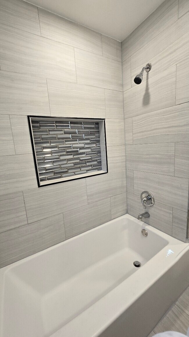 Building Photo - 963 Perry St