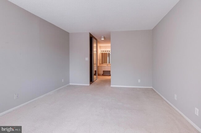 Building Photo - 8370 Greensboro Dr