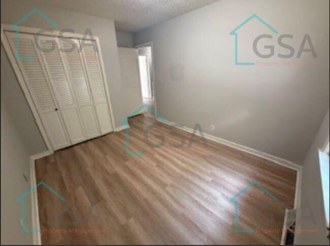 Building Photo - 3 Bedroom 1.5 Bath!