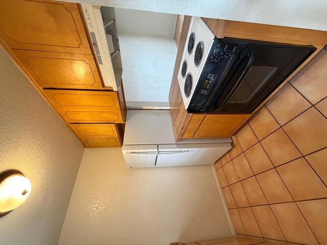 Building Photo - 840 S Main St