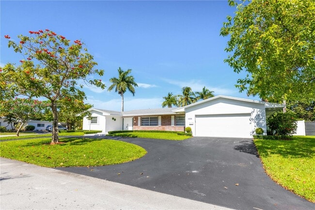 Building Photo - 13790 SW 80th Ave