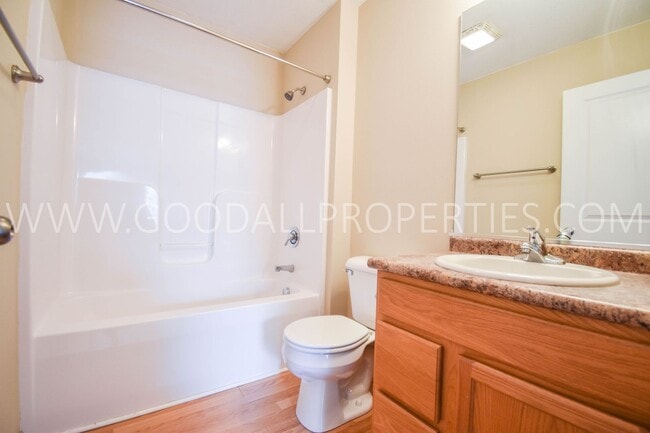 Building Photo - FALL SPECIAL!! Reduced $225 to $1495 !!! 2...