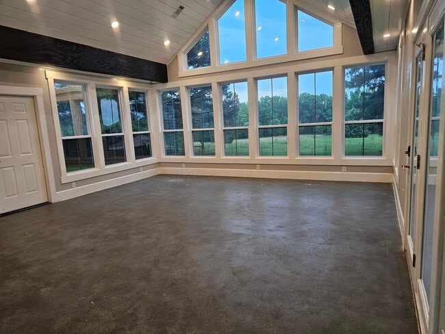 Building Photo - 2710 Hwy 348