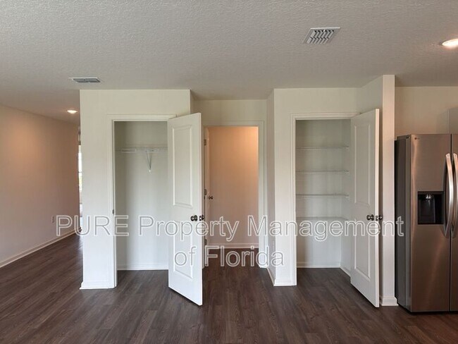 Building Photo - 2383 NW 22nd Ct