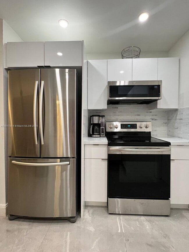 Building Photo - 7303 NW 57th Dr