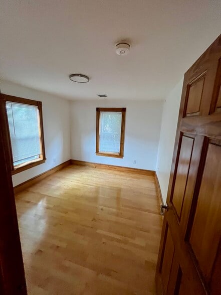 Building Photo - 148 Gore St