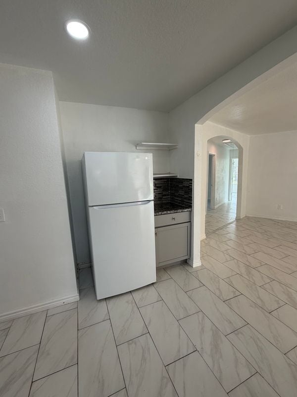 Building Photo - 9210 Tacquard Dr