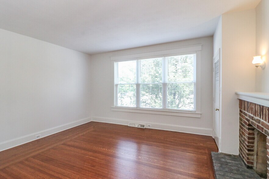 Building Photo - 2109 Williams Ave