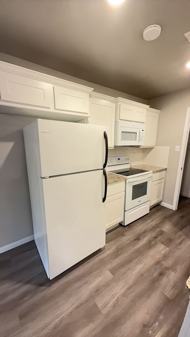 Building Photo - 1604 Pontotoc Trce