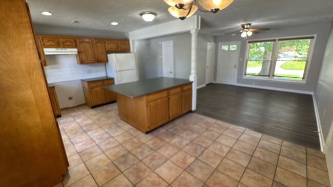 Building Photo - 5321 Juanita Ln