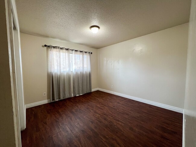 Building Photo - Redlands 3 bed 1.5 bath with yard