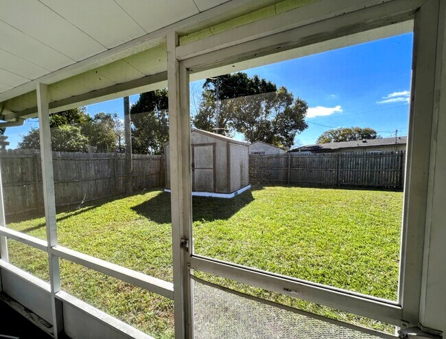 Building Photo - 4865 Darwood Dr