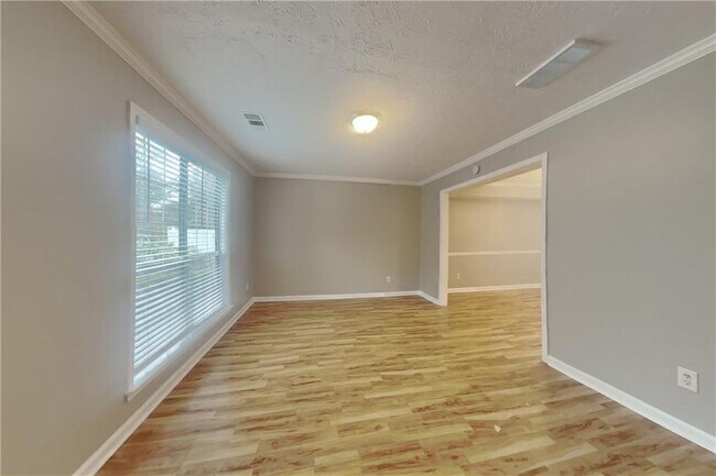 Building Photo - 2455 Compton Pl