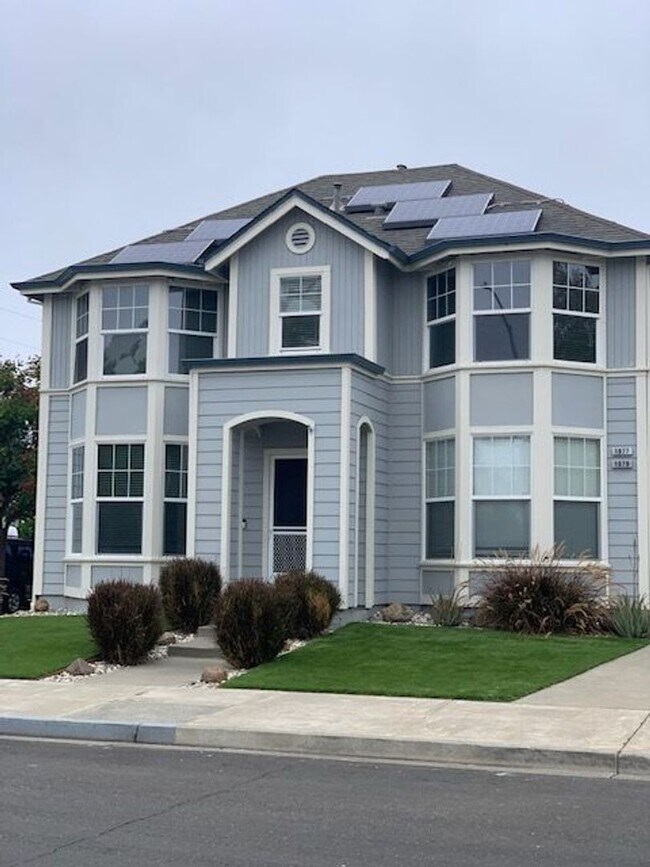Building Photo - ~4 Bedroom 2.5 Bath House ~ Includes Water & has Solar ~ Huge Savings on Utilities ~