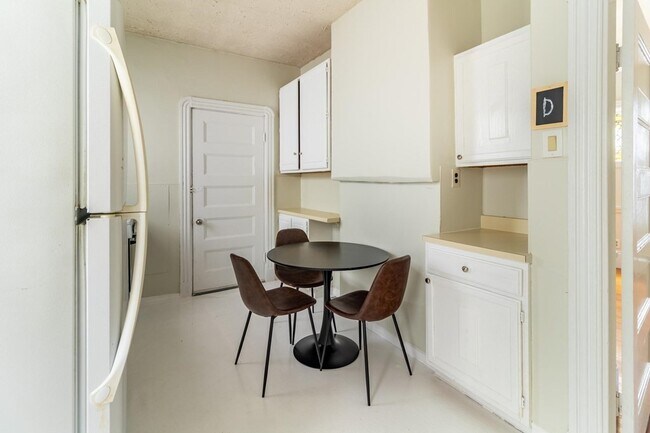 Building Photo - 787 Columbia Rd