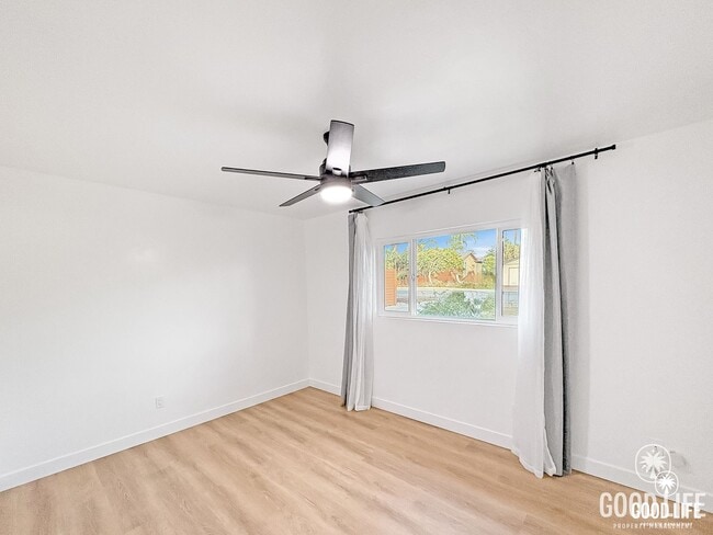 Building Photo - Coastal Charm Meets Modern Living in Beautiful Encinitas