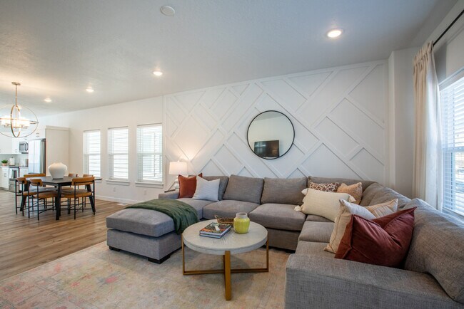 Building Photo - 642 E 460 S