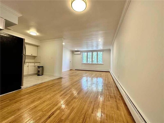 Building Photo - 66-61 73rd Pl
