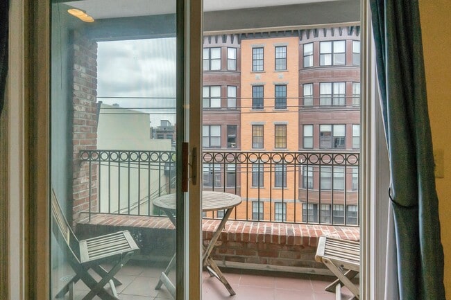 Building Photo - 75 Jefferson St