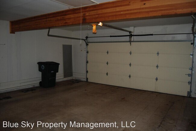 Building Photo - 3 br, 2 bath House - 1200 W Waid Ave