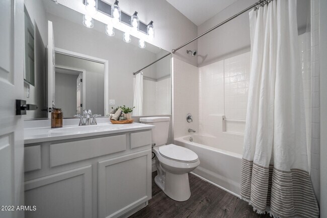 Building Photo - 3649 S Loback Ln