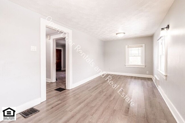 Building Photo - 2005 Bayer Ave