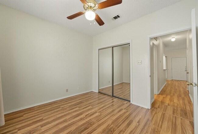 Building Photo - 2804 Rio Grande St