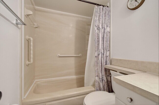 Building Photo - 2015 Cornwall A